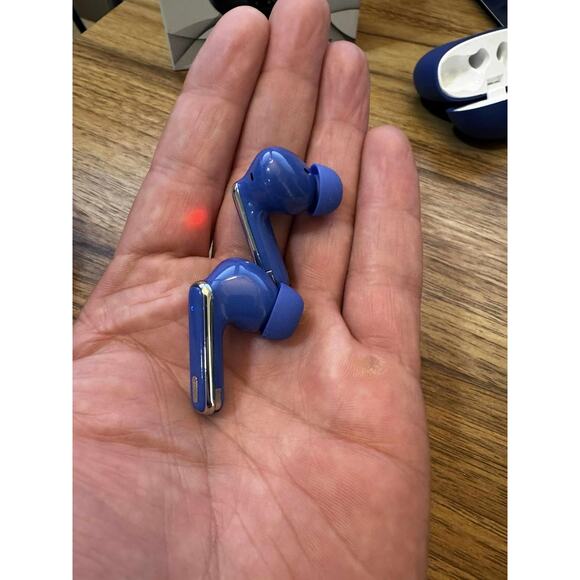 EUQQ AI Translation Earbuds NEW ,144-Language Translator Earphones: Bluetooth - Picture 3 of 3